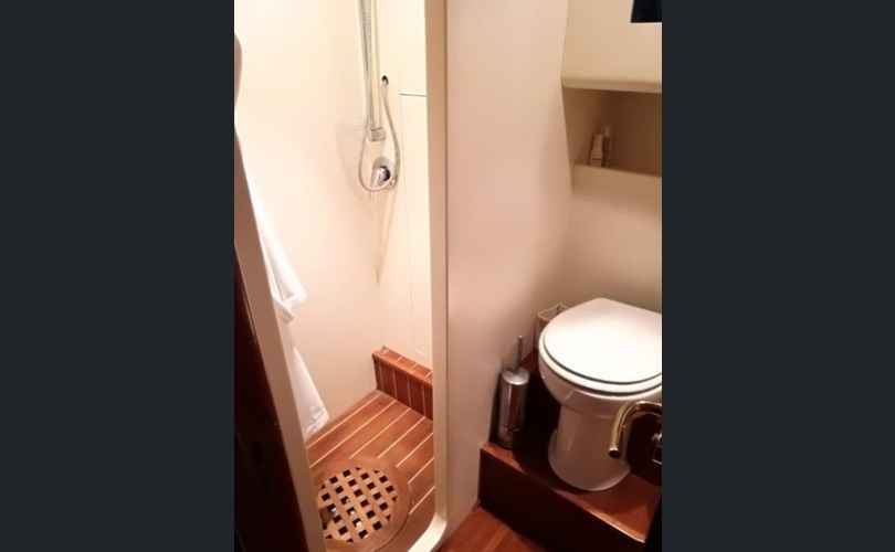 Cayman 38 WA Walkaround-kuva-7